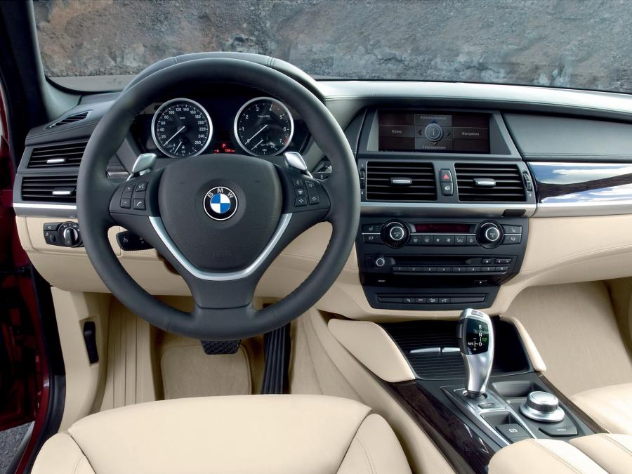  BMW X6 xDrive 5.0i 2008 года  (фото 11 из 16)